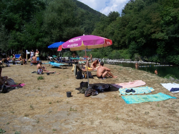  Image name: Parco22.jpg 
 width: 600 pixel 
 height: 451 pixel 
 Size: 279646 bytes 
 Click to enlarge 